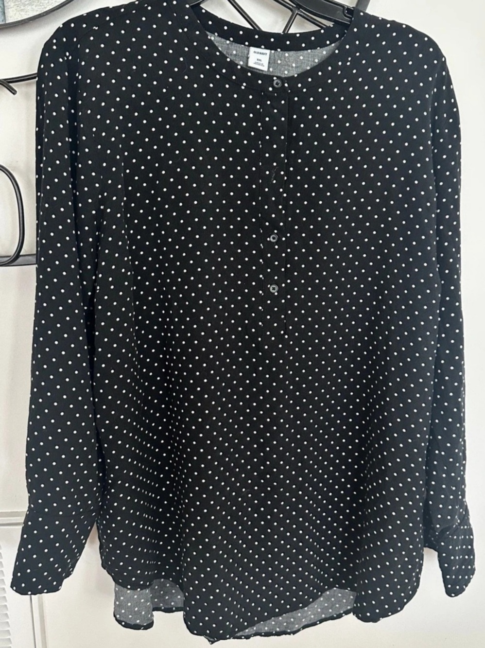 Old Navy Polka Dot Blouse in Black & White Size XXL Like New